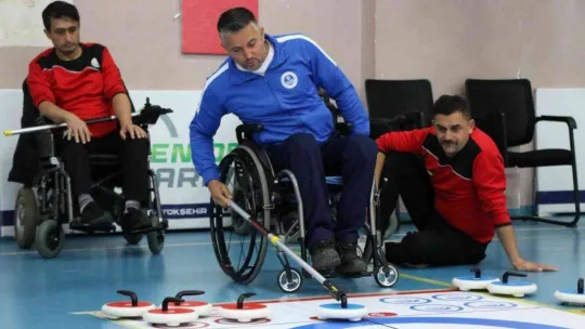 İlk kez düzenlenen Tekerlekli Sandalye Floor Curling turnuvasının şampiyonları belli oldu