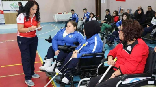 İlk kez düzenlenen Tekerlekli Sandalye Floor Curling turnuvasının şampiyonları belli oldu