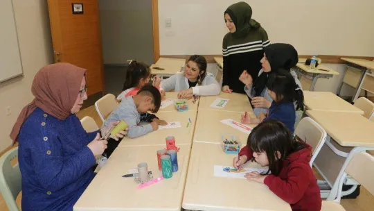 İnfaz kurumunda annelerinin yanında büyüyen çocuklar SGM'de ağırlandı