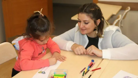 İnfaz kurumunda annelerinin yanında büyüyen çocuklar SGM'de ağırlandı