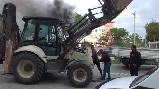 İş makinesinden yükselen dumanlar korkuttu
