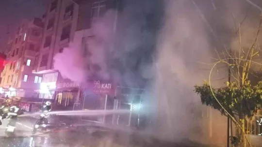 İş yeri bir anda alev aldı