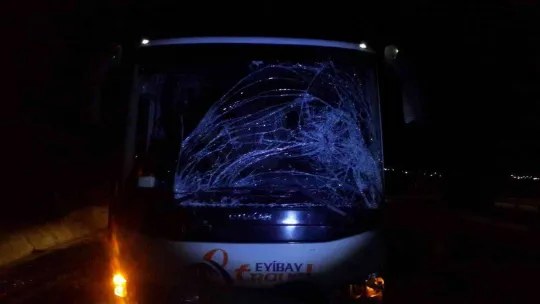 İşçi servisi ile panelvan araç çarpıştı: 2 yaralı