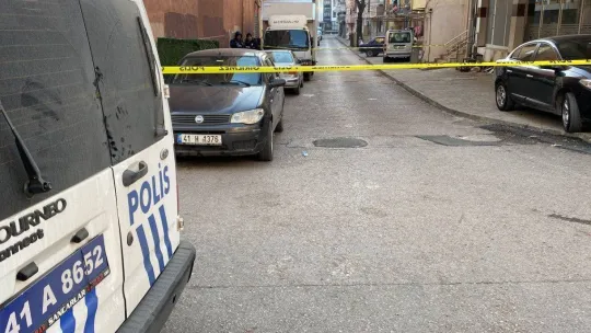 İşe gitmek için evinden çıkan icra memuruna silahlı saldırı