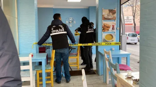 İşe gitmek için evinden çıkan icra memuruna silahlı saldırı