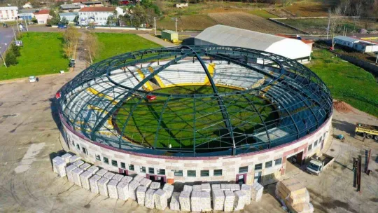 İshakçılar güreş alanına çatı kuruluyor