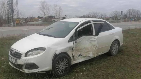 Işık ihlali beraberinde kaza getirdi: 3 yaralı