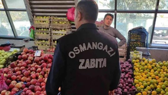 Işıkla tüketiciyi aldatıyorlardı...Pazarcılara şok baskın