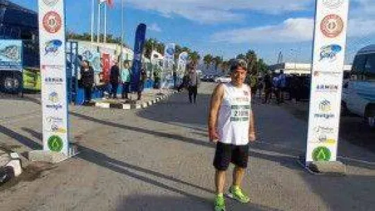 İşinden evine koşarak hazırlanan sporcu esnaf uluslararası yarışta üçüncü oldu