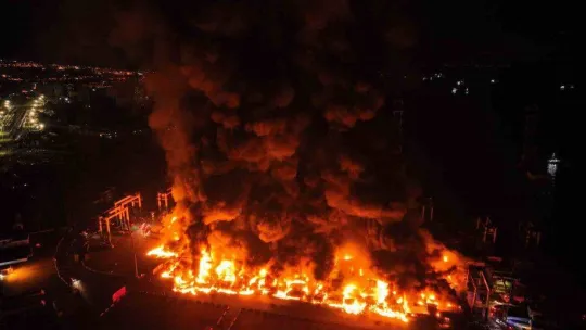 İskenderun Limanı'ndaki yangın havadan görüntülendi