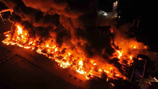 İskenderun Limanı'ndaki yangın havadan görüntülendi