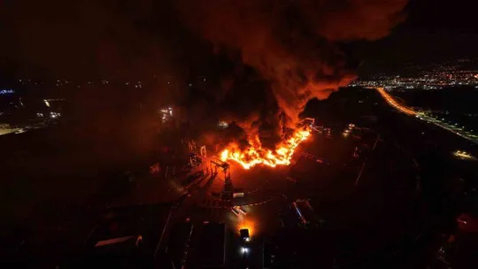 İskenderun Limanı'ndaki yangın havadan görüntülendi