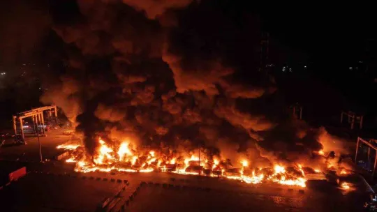 İskenderun Limanı'ndaki yangın havadan görüntülendi