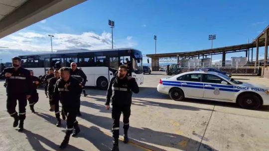 İspanya'dan Türkiye'ye 2 gemi ve 2 uçak dolusu yardım