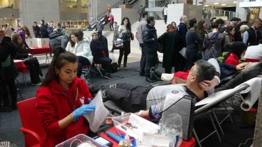 İstanbul Adalet Sarayı'nda depremzedeler için kan bağışı seferberliği