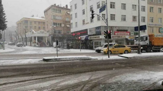 İstanbul Anadolu Yakası'nda kar yağışı etkili oluyor