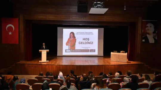 İstanbul Barosu Başkanı Filiz Saraç Esenyurt'ta seminer verdi
