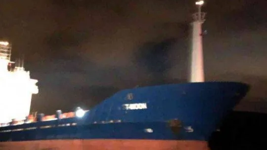 İstanbul Boğazı'nda arıza yapan gemi kurtarılarak demirletildi