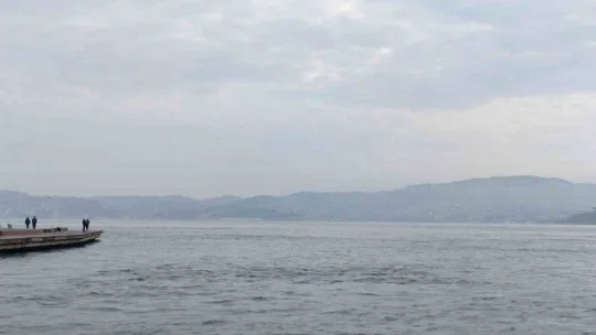 İstanbul Boğazı'nda gemi trafiğine sis engeli