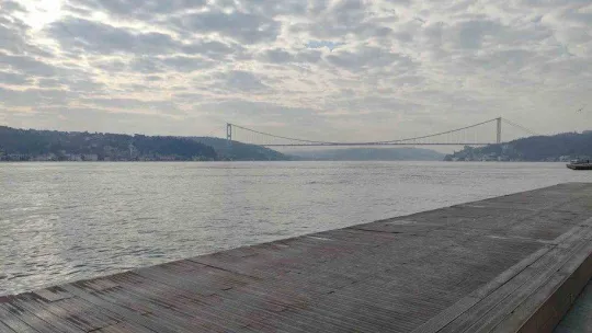 İstanbul Boğazı'nda gemi trafiğine sis engeli