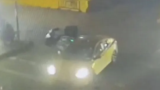 İstanbul'da 'silkeleme' yöntemiyle yankesicilik: Hırsızlar çaldığı telefonu takside düşürdü