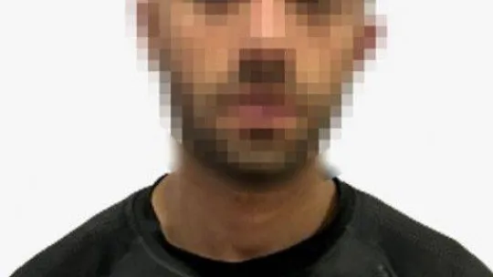 İstanbul'da 'silkeleme' yöntemiyle yankesicilik: Hırsızlar çaldığı telefonu takside düşürdü