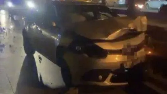 İstanbul'da 14 yaşındaki çocuğun araba kaçırma macerası kazayla bitti: 3'ü çocuk 4 yaralı