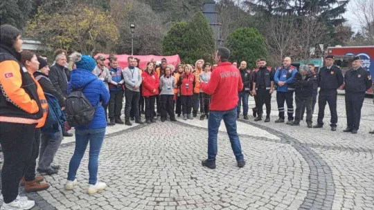 İstanbul'da afet gönüllülerine eğitim verildi
