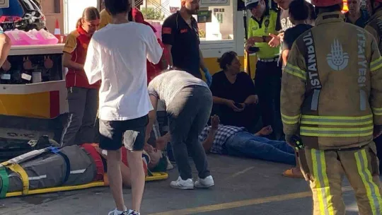 İstanbul'da akaryakıt istasyonunda dehşet anları: 3 yaralı