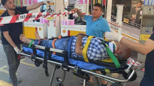 İstanbul'da akaryakıt istasyonunda dehşet anları: 3 yaralı