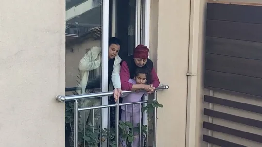 İstanbul'da akıl almaz kaza kamerada: Araç 25 metreden aşağıya uçtu