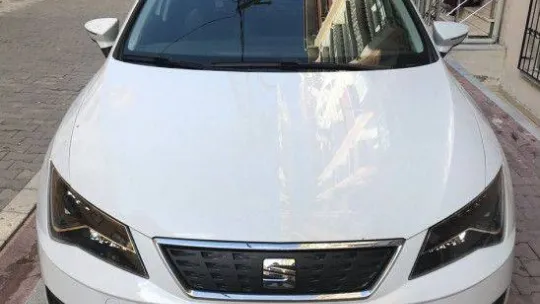 İstanbul'da akıl almaz olay kamerada: İçecek almak isterken 40 saniyede otomobili çalındı