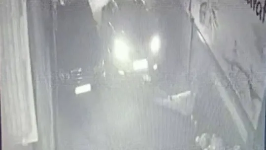 İstanbul'da akıl almaz olay kamerada: Çöp zannettiği adamı ezip kaçtı