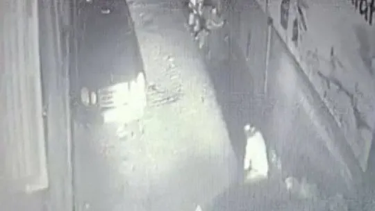 İstanbul'da akıl almaz olay kamerada: Çöp zannettiği adamı ezip kaçtı