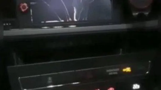 İstanbul'da akıl almaz torbacı düzeneği kamerada: Zuladan kokain fışkırdı