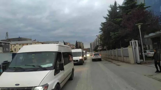 İstanbul'da alışveriş nedeniyle trafik yoğunluğu oluştu