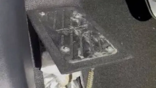 İstanbul'da araçta akılalmaz uyuşturucu düzeneği: Polis yaylı zulayı kulaklıkla çözdü