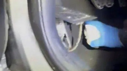 İstanbul'da araçta akılalmaz uyuşturucu düzeneği: Polis yaylı zulayı kulaklıkla çözdü