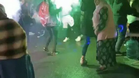 İstanbul'da asker eğlencesinde korkutan anlar: Kimi kavga etti, kimi meşalelerle dans etti