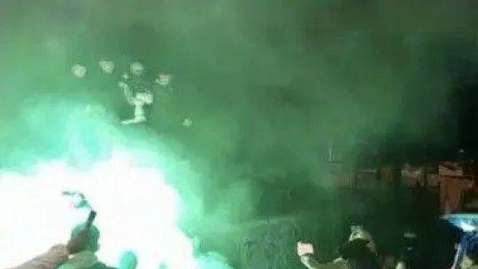 İstanbul'da asker eğlencesinde korkutan anlar: Kimi kavga etti, kimi meşalelerle dans etti