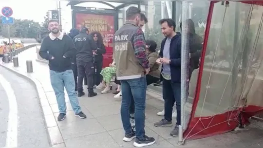 İstanbul'da AVM'lerde eş zamanlı 'yabancı şahıs' denetimi: Üstünden silah çıktı