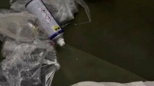 İstanbul'da cephanelik gibi eve operasyon kamerada