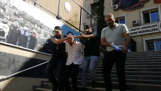 İstanbul'da cinayetle biten bıçaklı kavga kamerada: 8 yerinden bıçaklanarak öldürüldü