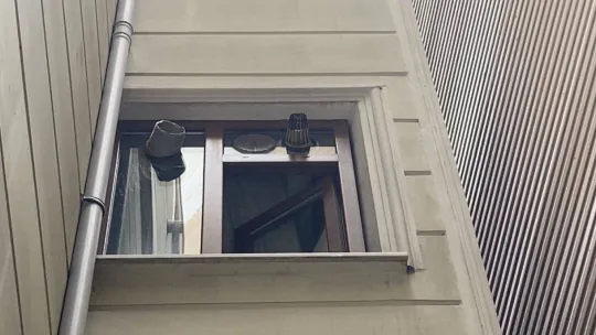 İstanbul'da dehşet anları kamerada: Merdivenlerden 'annem' diye feryat ederek indi