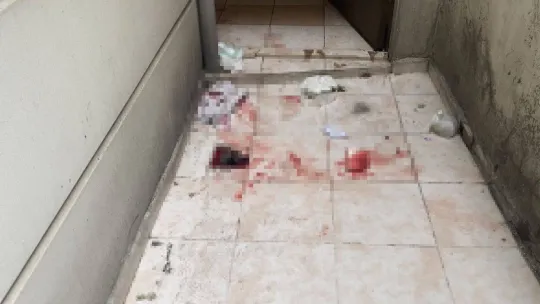 İstanbul'da dehşet anları kamerada: Merdivenlerden 'annem' diye feryat ederek indi