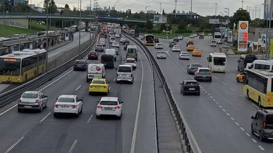 İstanbul'da eğitimin döneminin başlamasıyla birlikte trafikte yoğunluk oluştu