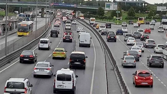 İstanbul'da eğitimin döneminin başlamasıyla birlikte trafikte yoğunluk oluştu