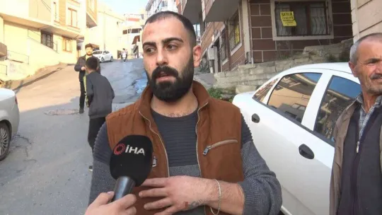 İstanbul'da feci kaza: Merdivenlere uçan araçtan son anda kurtuldular