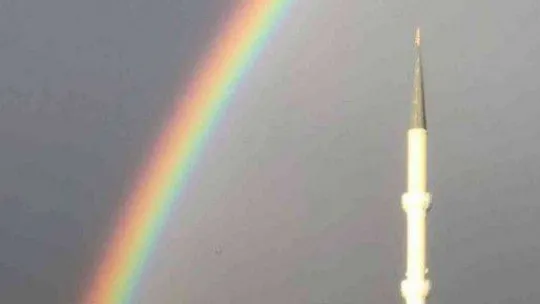 İstanbul'da gökkuşağı sürprizi kartpostallık görüntüler oluştu