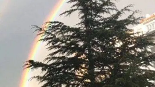 İstanbul'da gökkuşağı sürprizi kartpostallık görüntüler oluştu